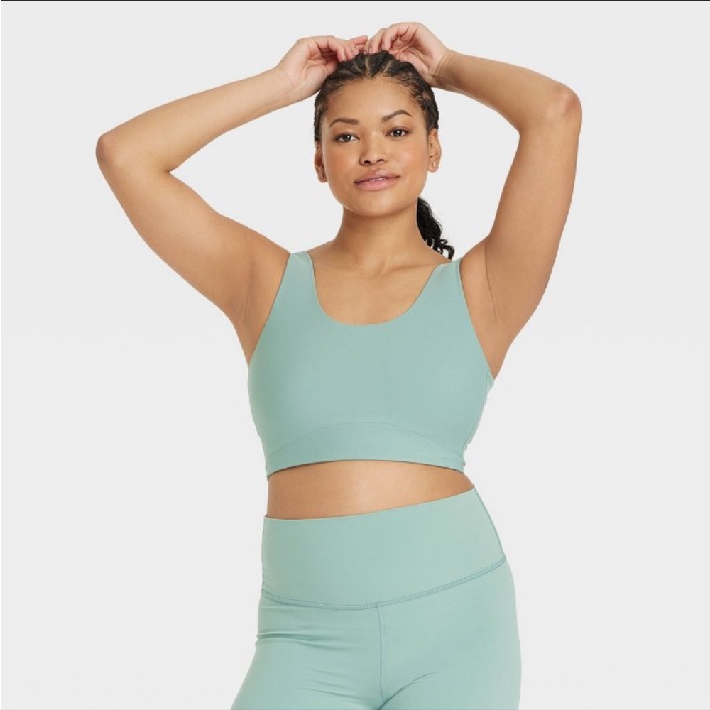 All in Motion Mint/Teal Sports Bra Seamless Design